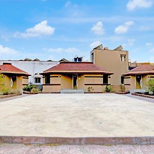 Hotel O Valley View Club & Resort